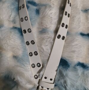 Source Unknown White Double-Row Grommet Women's Belt